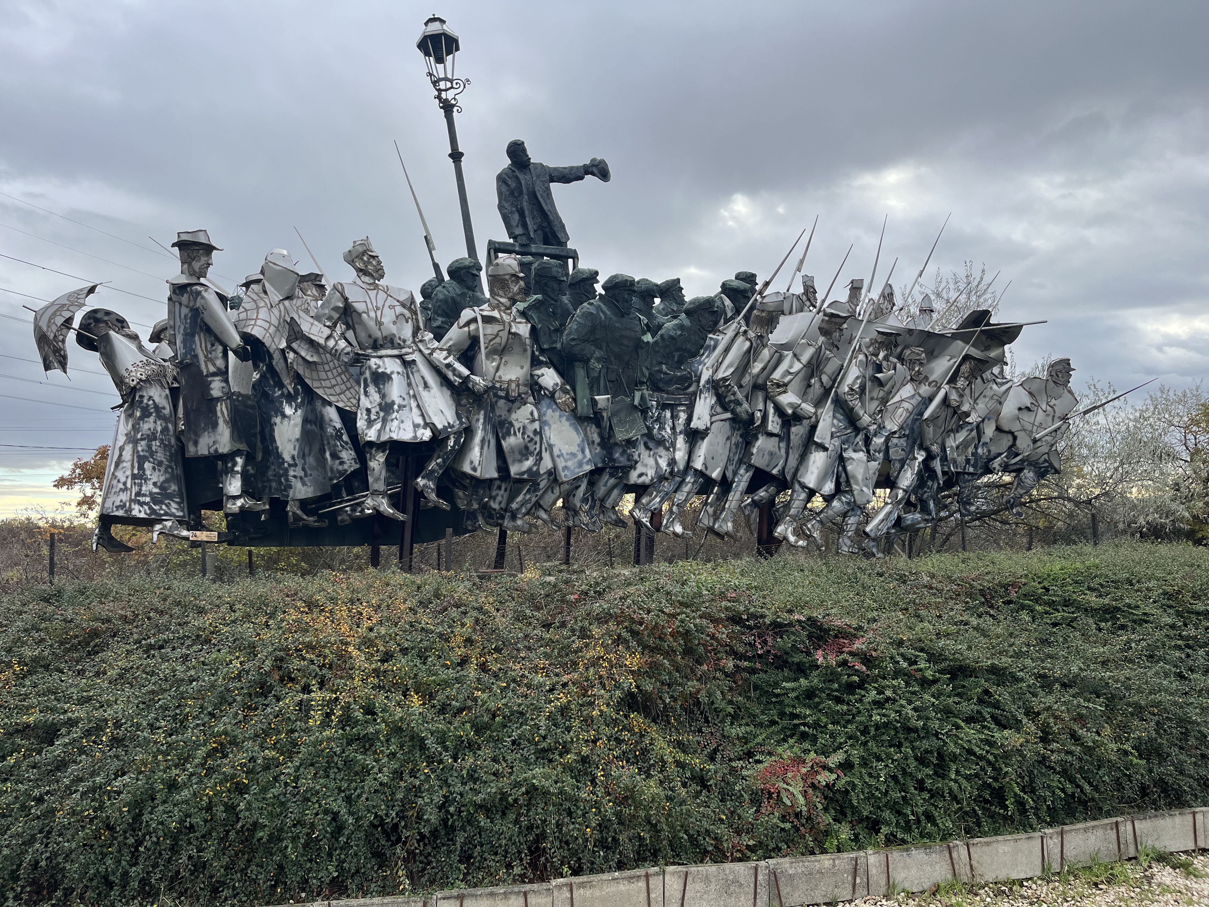 Béla Kun Memorial, Imre Varga, 1986, Bronze, chromium, copper